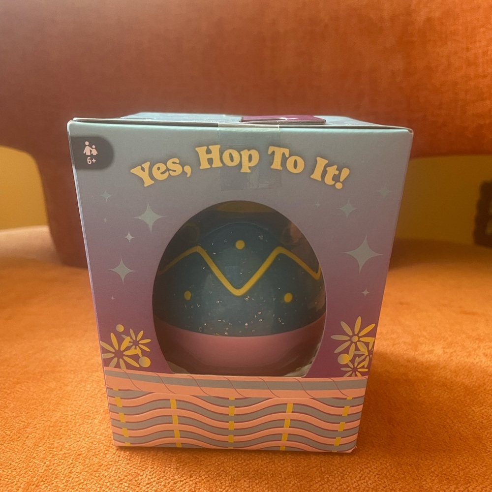 Easter Egg Mattel Magic 8 Ball Toy - Picture 4 of 5